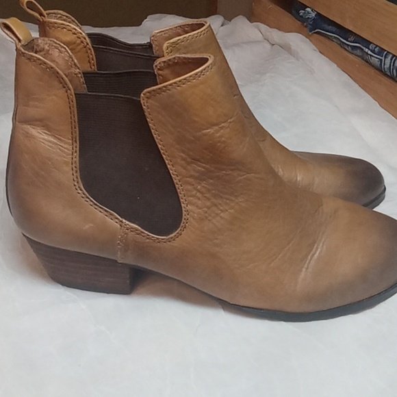 Vince camuto light brown ankle boots size 7.5 - Picture 2 of 9